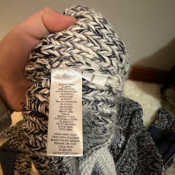 LOFT size large Women’s cozy cardigan blue and white winter sweater - Picture 7 of 7